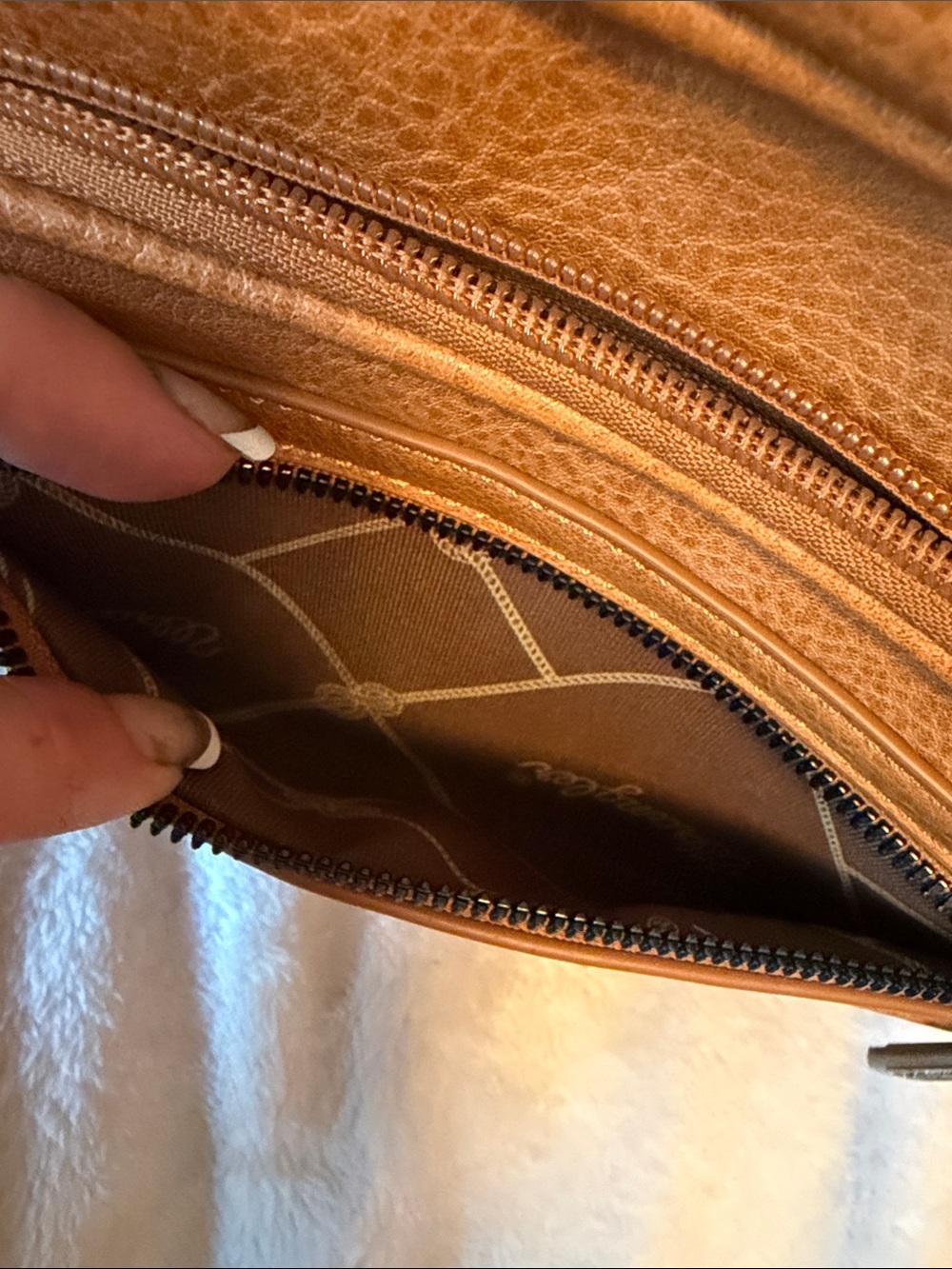 Wrangler Tan Compact Messenger Crossbody Bag - Picture 6 of 6